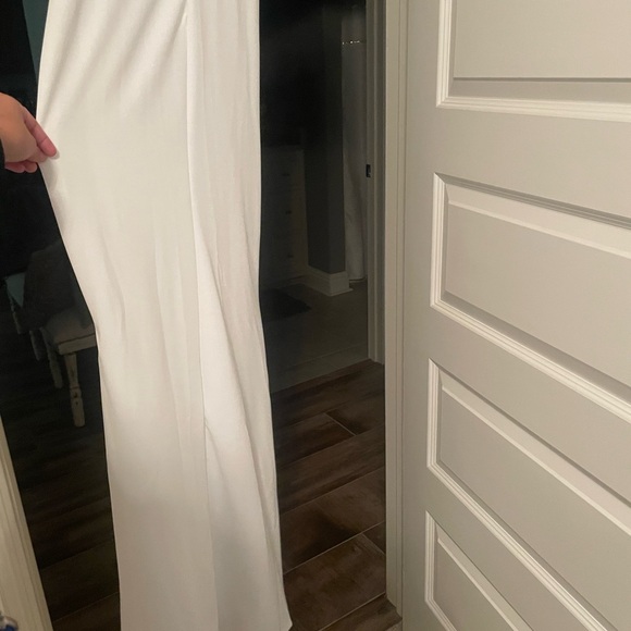 Windsor medium white long dress with sheer sleeves - Picture 4 of 4